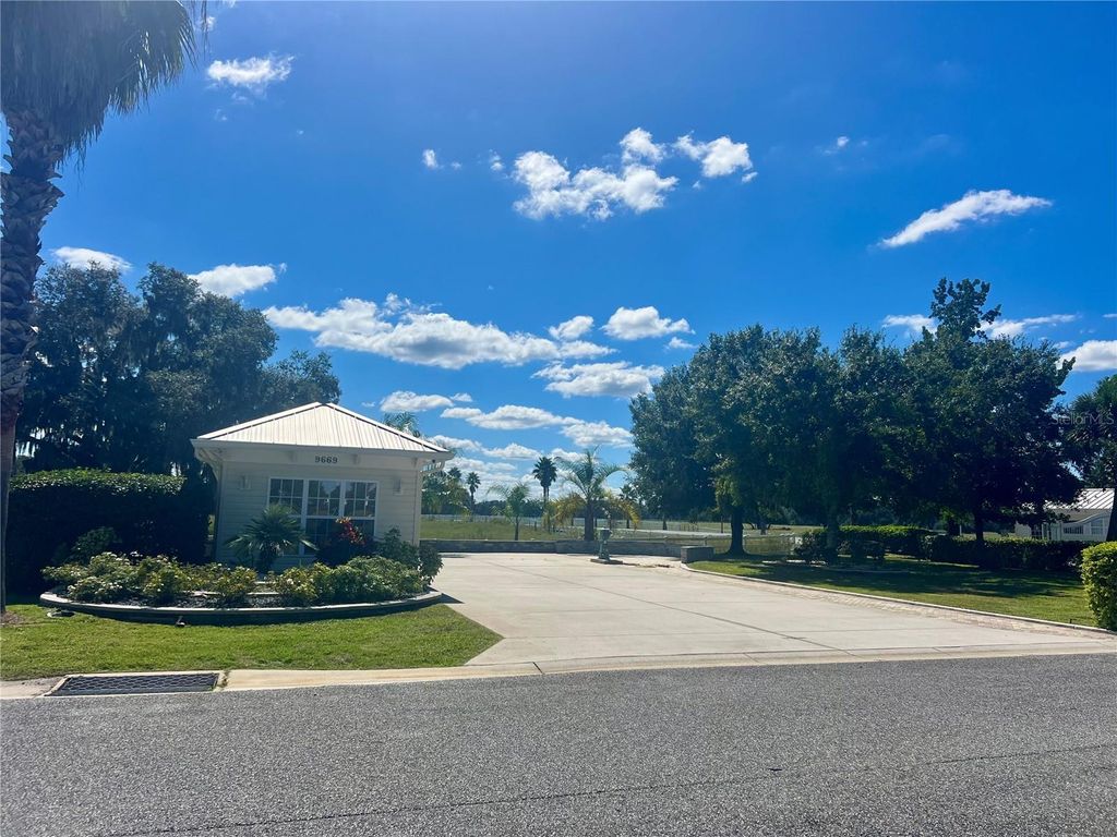 Photo of 9669 SE 49th Terrace, Webster, FL 33597 (MLS # G5103489)