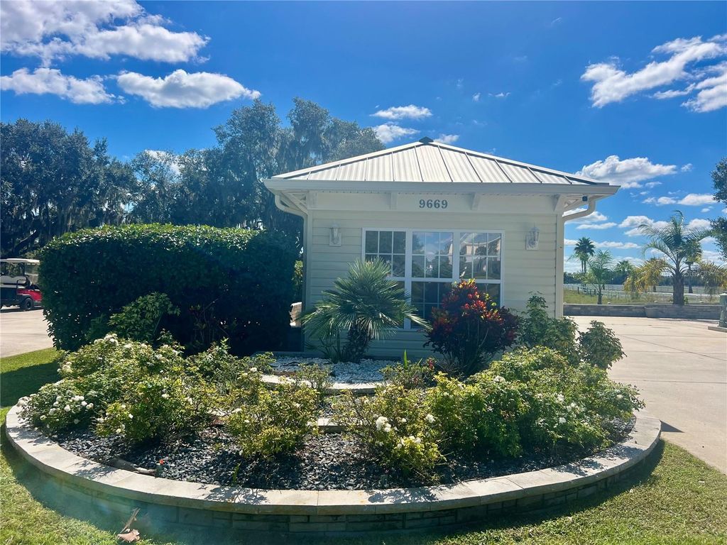 Photo of 9669 SE 49th Terrace, Webster, FL 33597 (MLS # G5103489)
