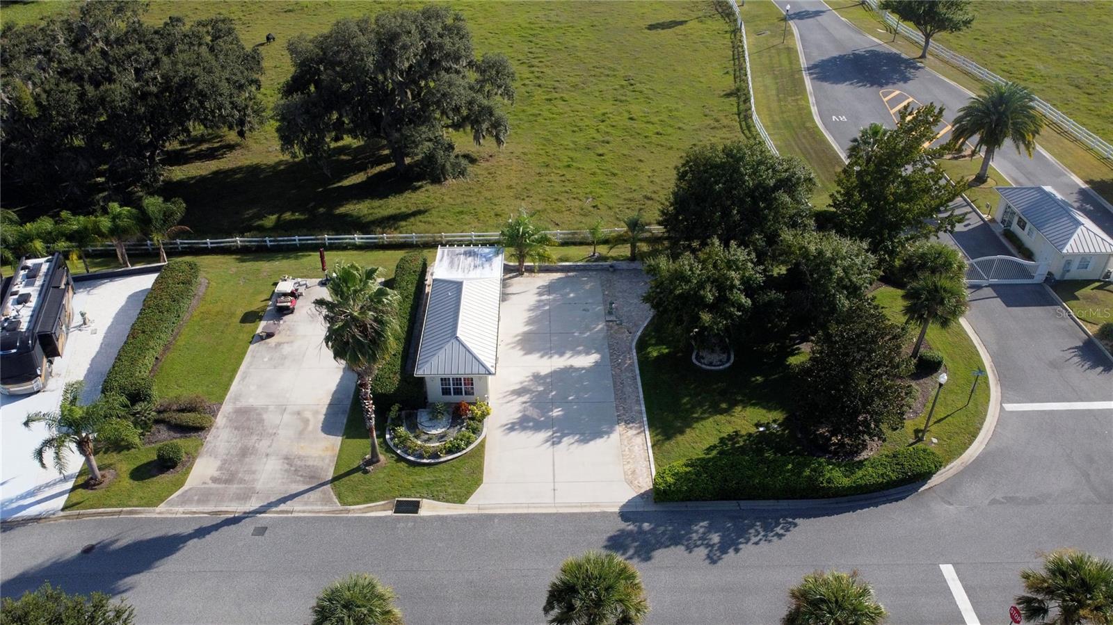 FLORIDA GRANDE MOTOR COACH RESIDENCE - Land