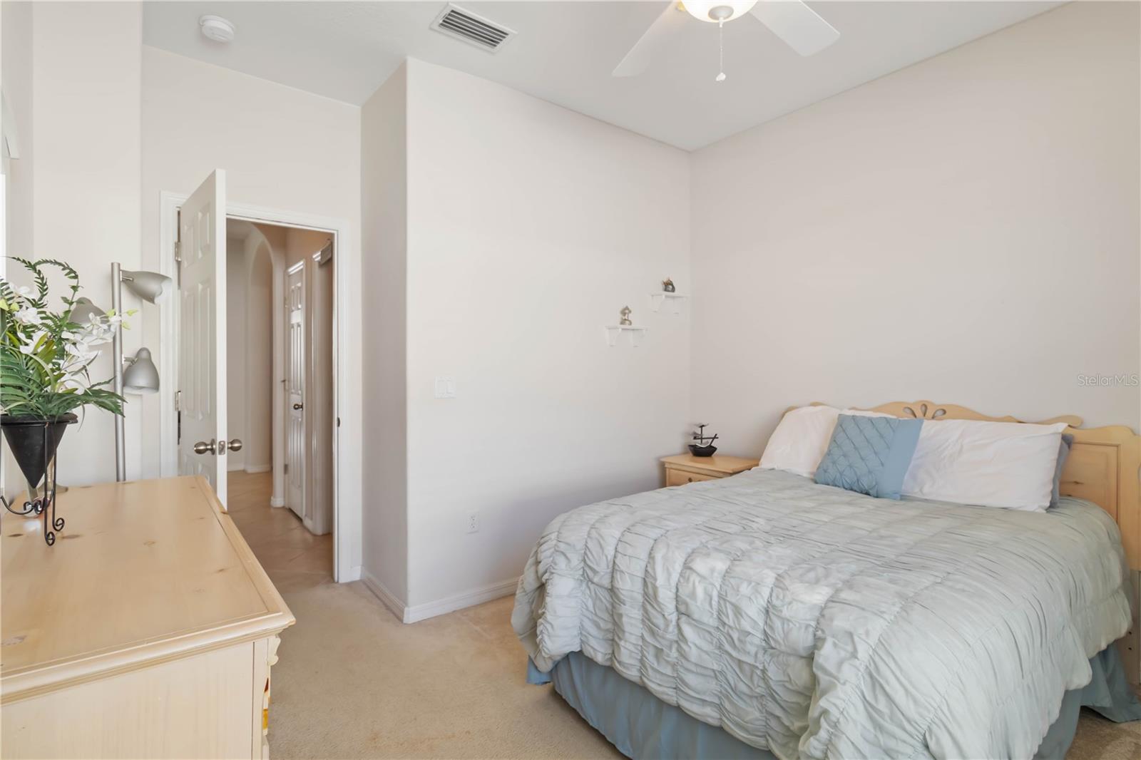 CROSSING CREEK VILLAGE PH I - Residential Lease