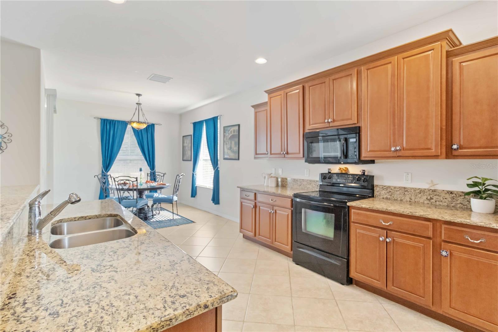 CROSSING CREEK VILLAGE PH I - Residential Lease