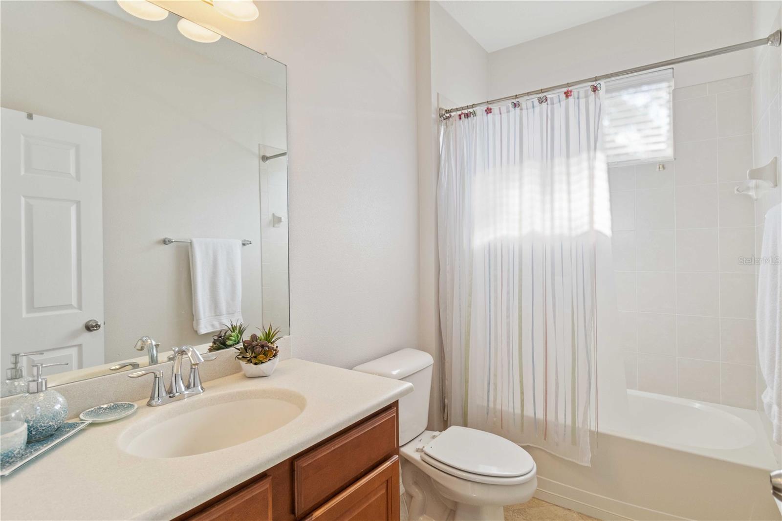 CROSSING CREEK VILLAGE PH I - Residential Lease