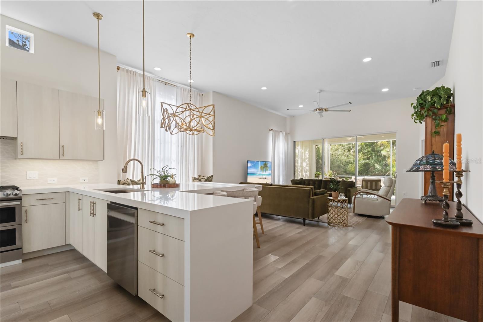 WHITEBRIDGE COURT - Residential