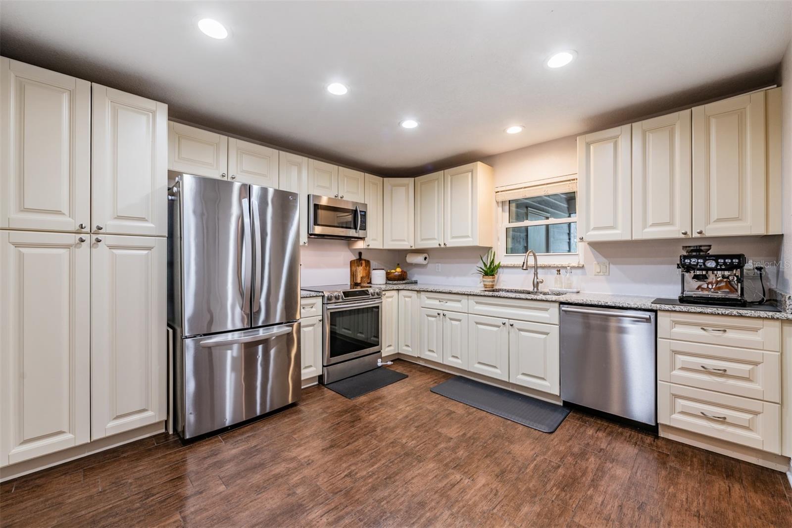 TURNER TRACE UNIT ONE - Residential