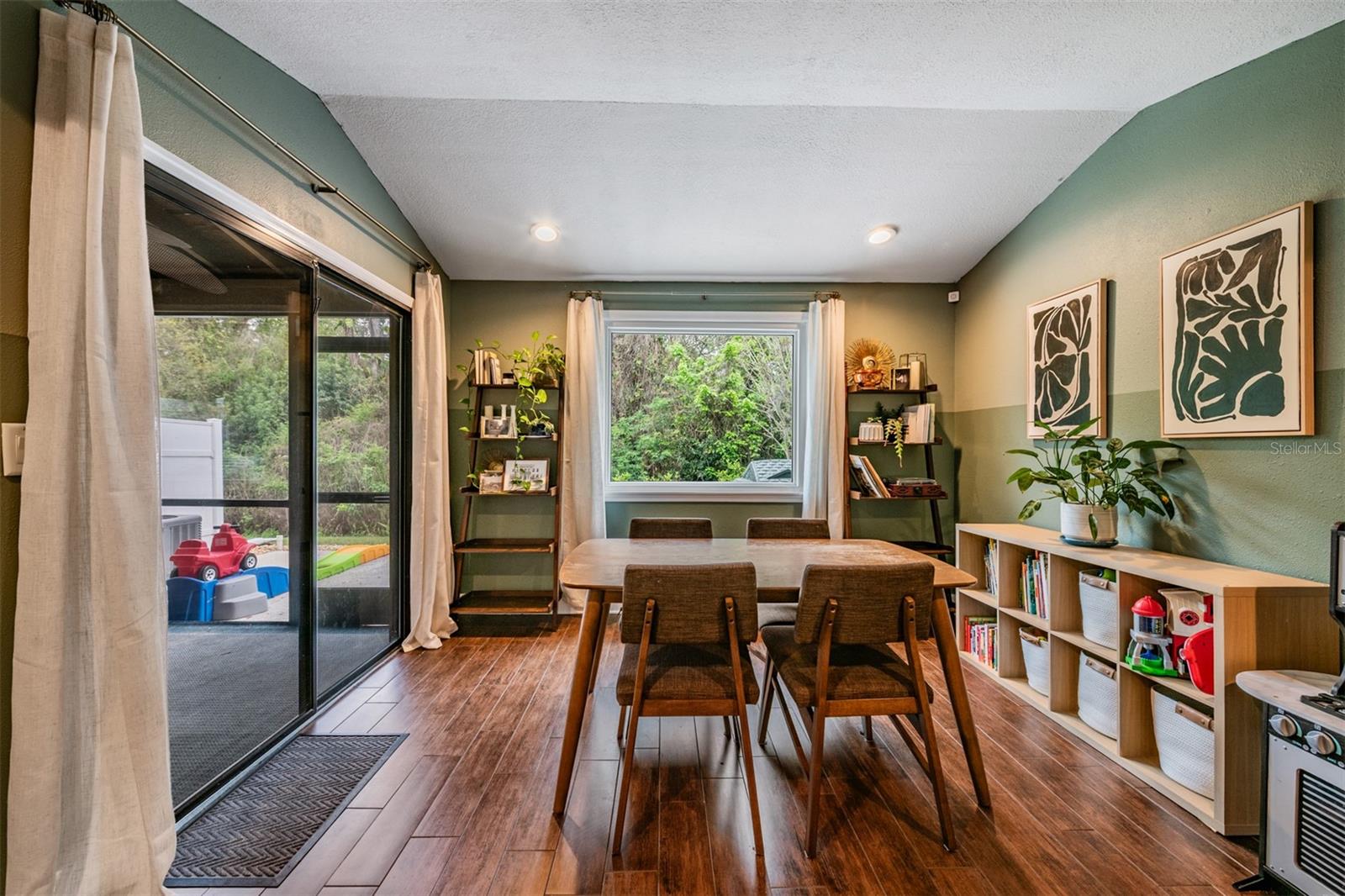 TURNER TRACE UNIT ONE - Residential