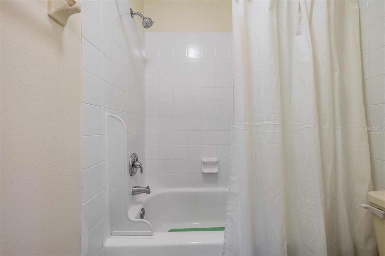 TURNER TRACE UNIT ONE - Residential