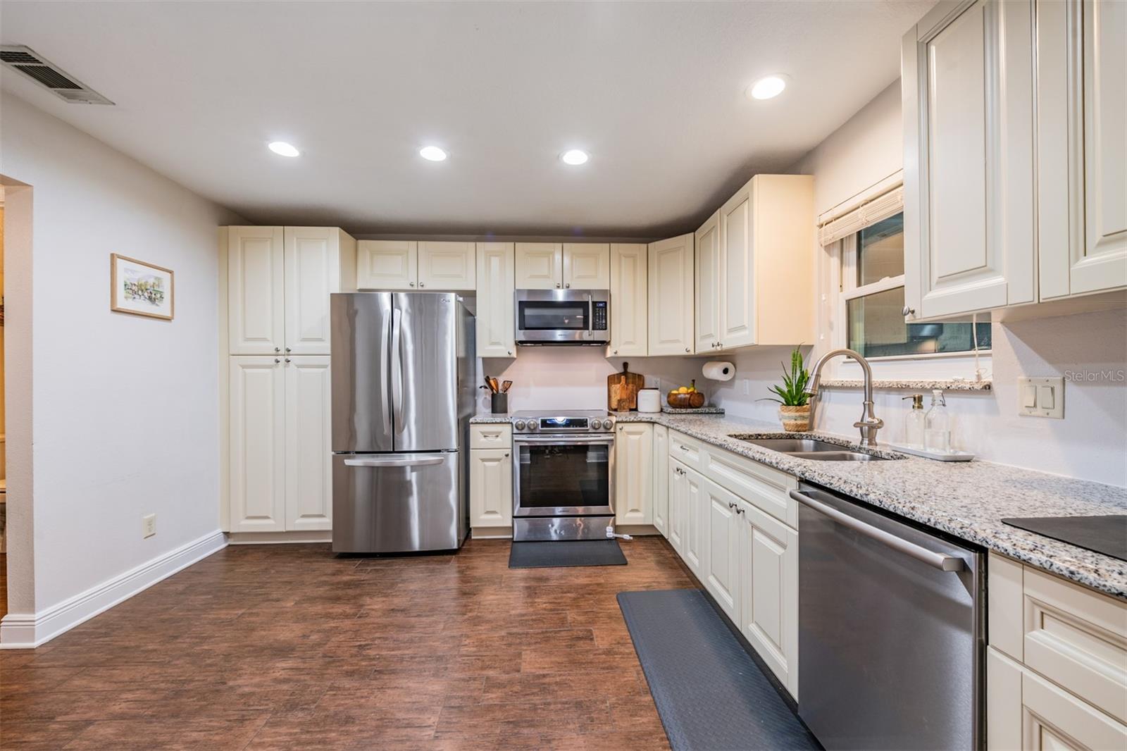 TURNER TRACE UNIT ONE - Residential