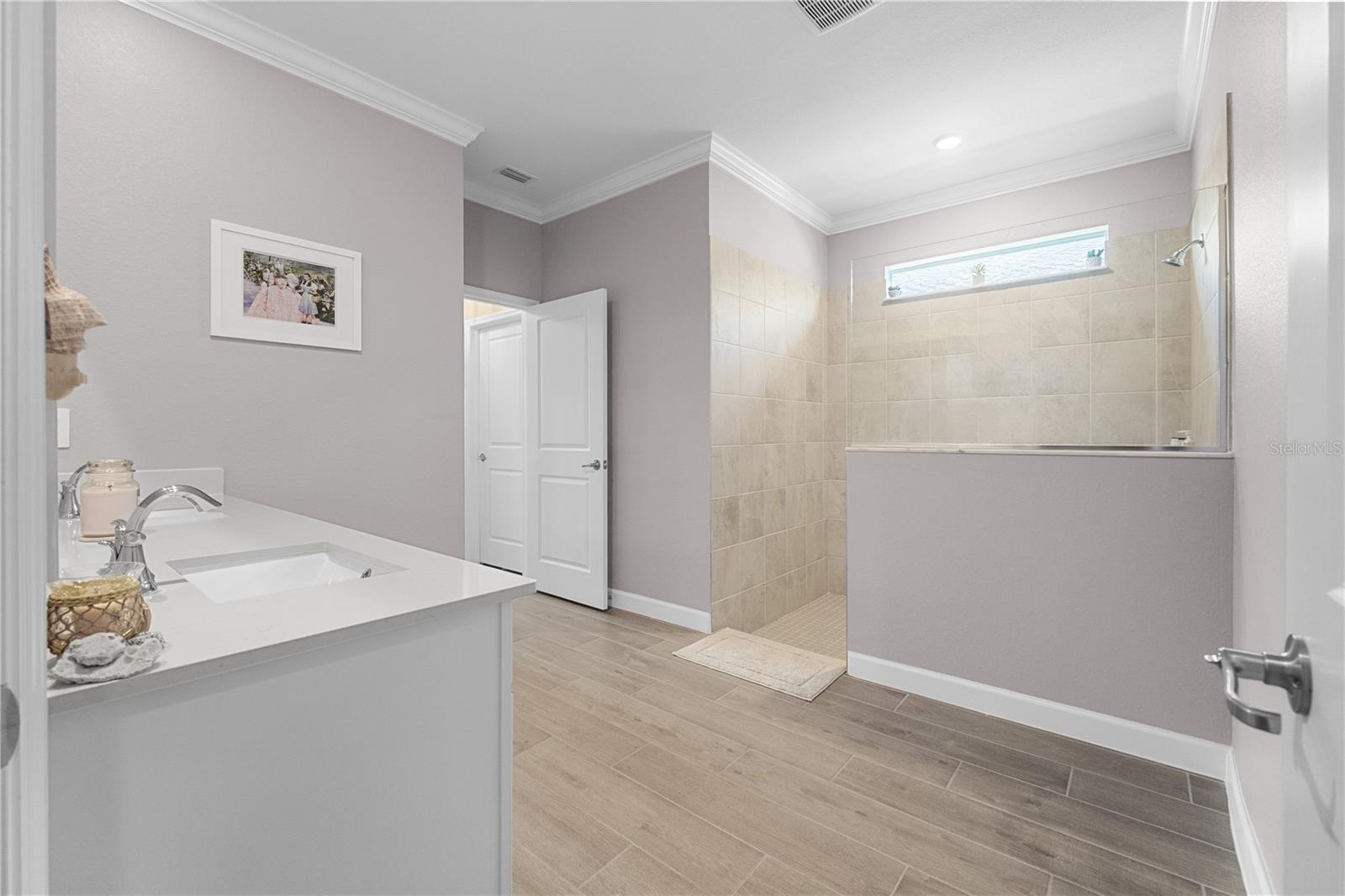 TUCKERS COVE - Residential
