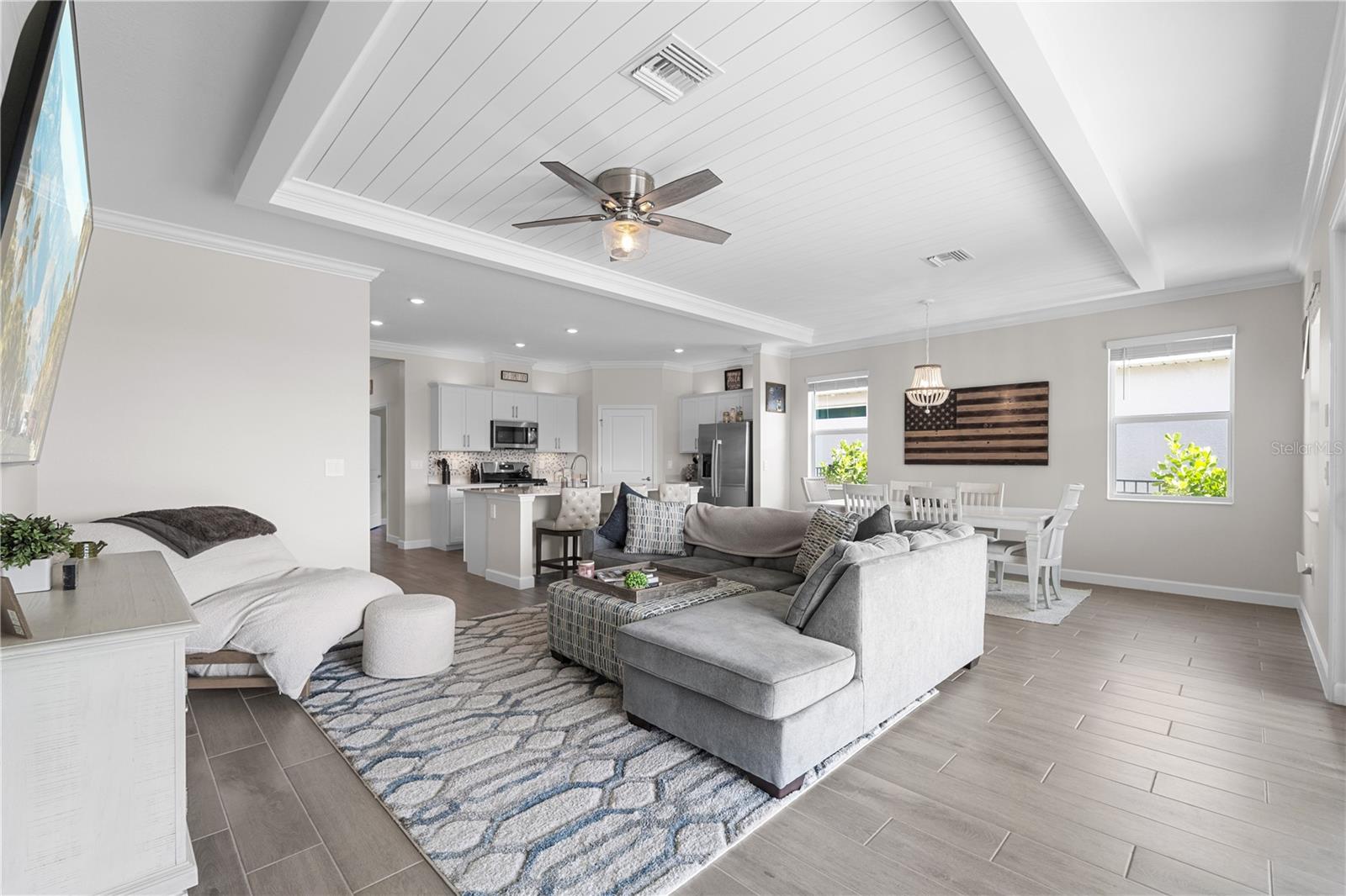 TUCKERS COVE - Residential