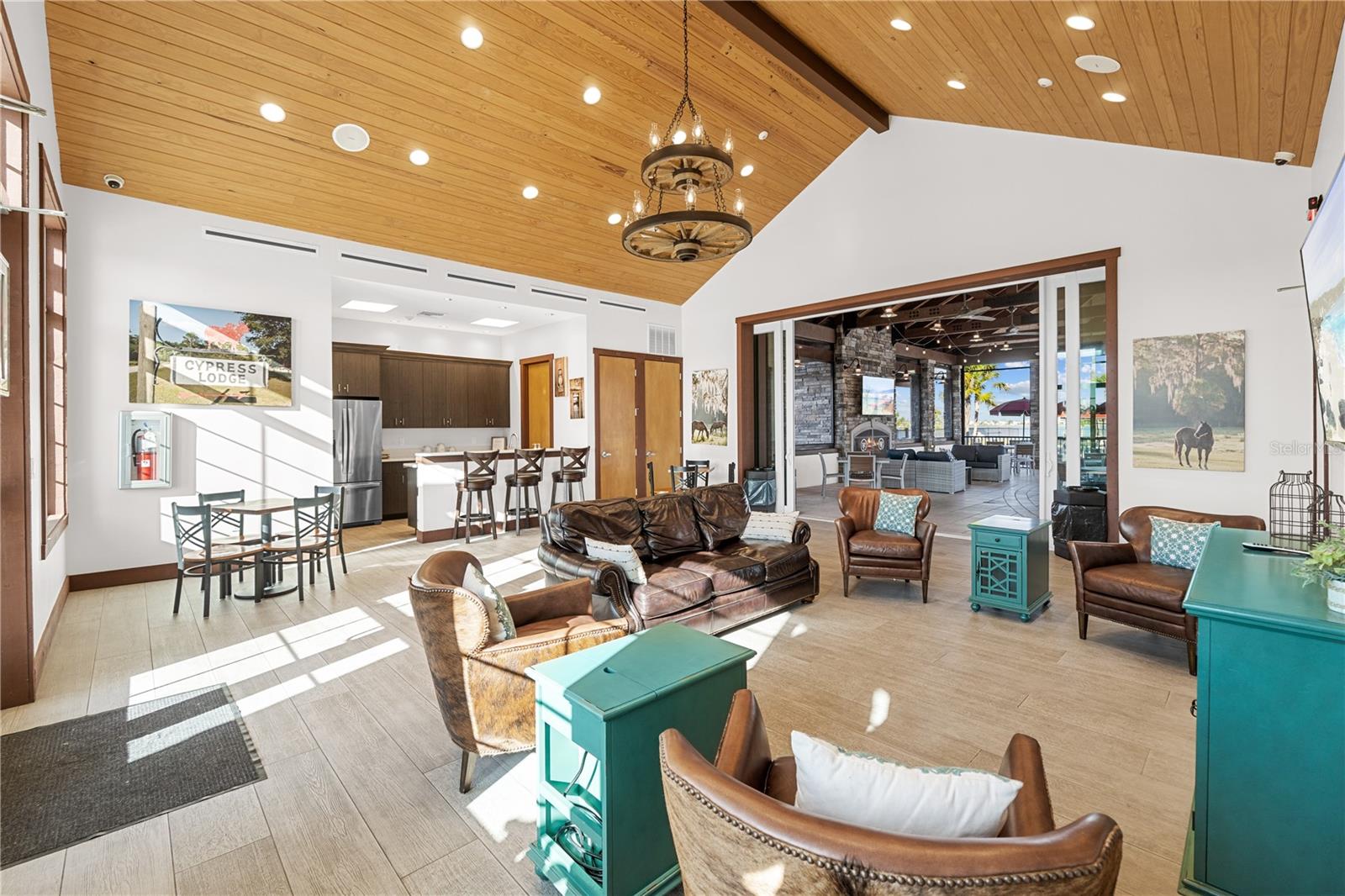 TUCKERS COVE - Residential
