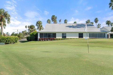 A home in PALMETTO