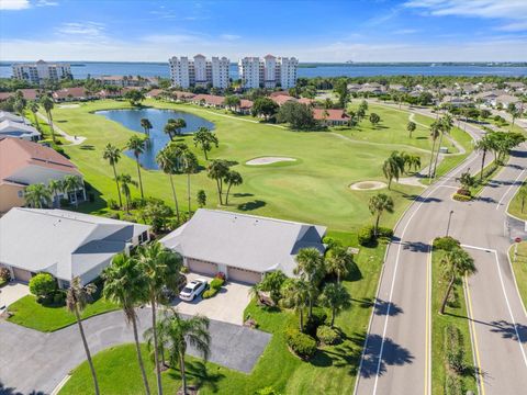 A home in PALMETTO