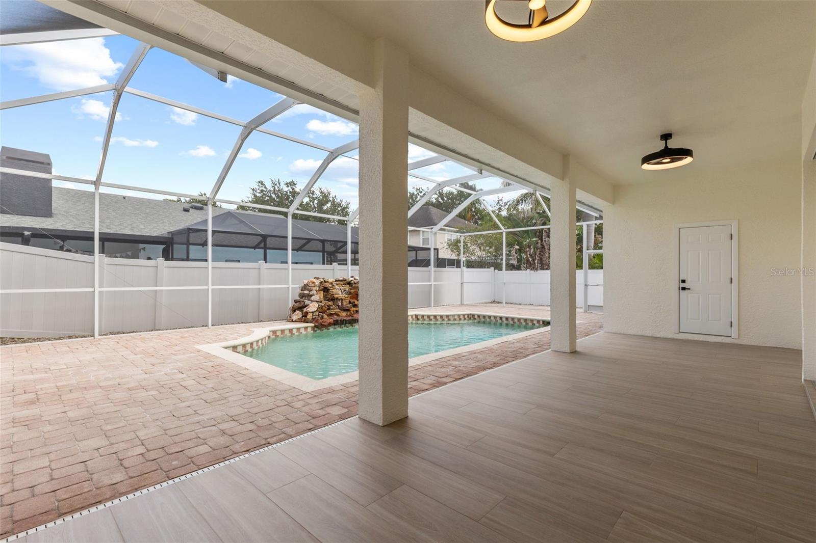 LONGBOAT LANDING - Residential