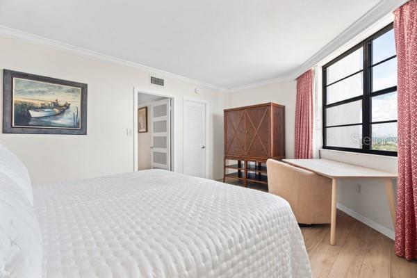 PRIVATEER SOUTH - Residential Lease