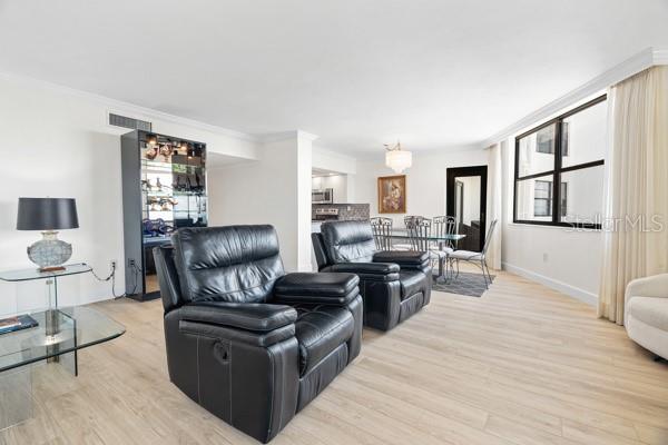 PRIVATEER SOUTH - Residential Lease