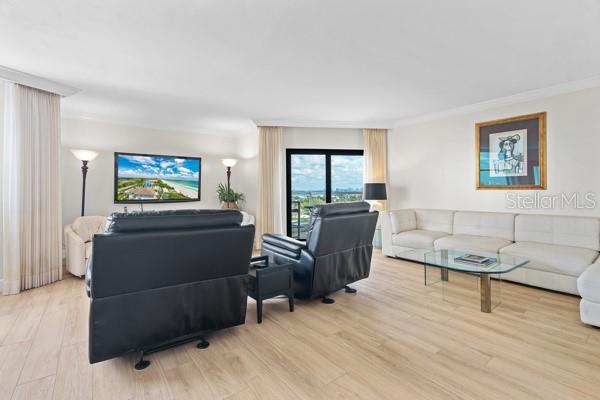 PRIVATEER SOUTH - Residential Lease