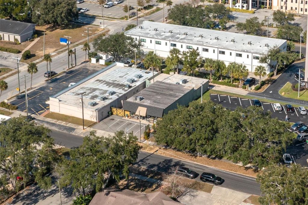 Photo of 155 Avenue B SW, Winter Haven, FL 33880 (MLS # P4937351)