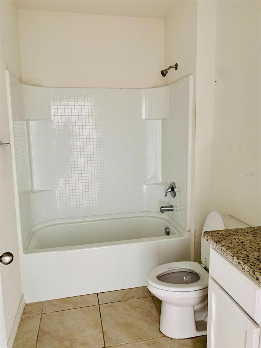 LAKES/LAUREL HLNDS PH 2B - Residential Lease