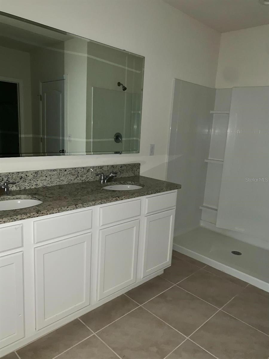 LAKES/LAUREL HLNDS PH 2B - Residential Lease