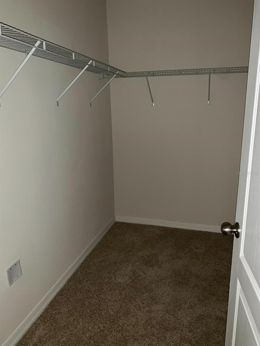 LAKES/LAUREL HLNDS PH 2B - Residential Lease