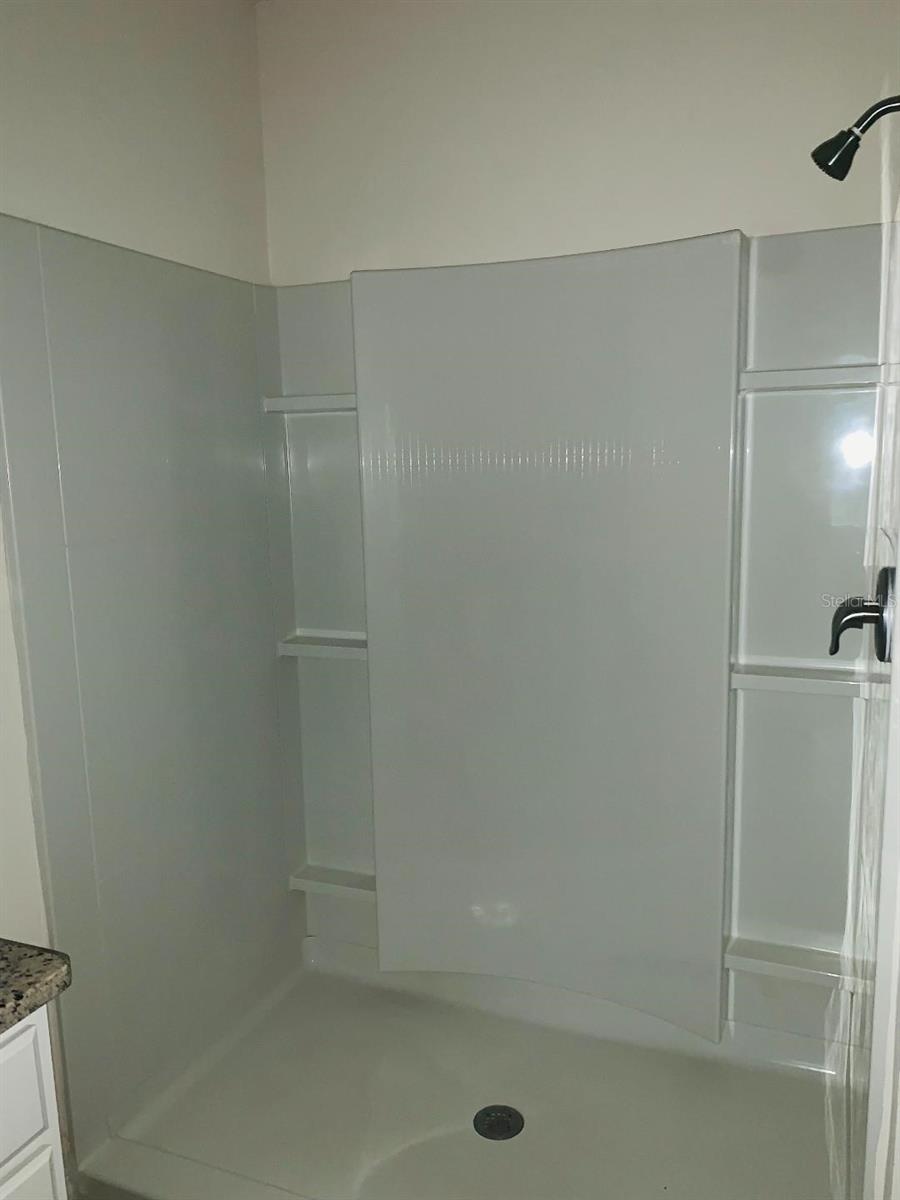 LAKES/LAUREL HLNDS PH 2B - Residential Lease