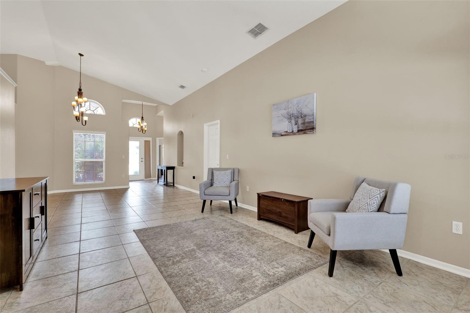 211 TAVESTOCK LOOP
