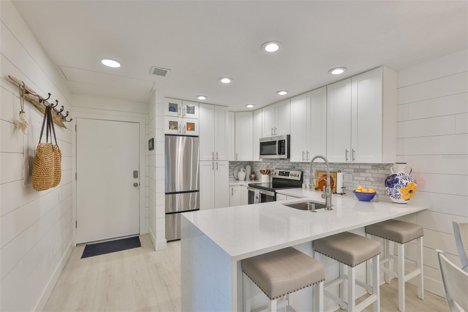 MADEIRA BEACH YACHT CLUB CONDO - Residential