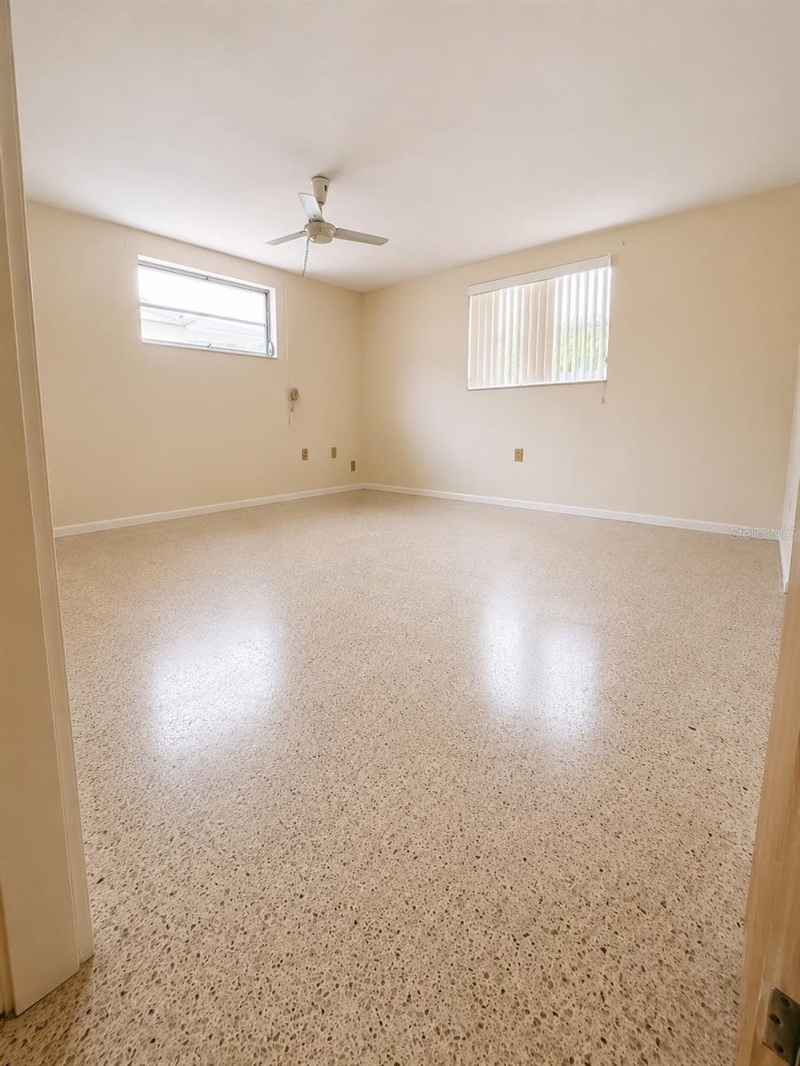 COLONIAL HILLS - Residential