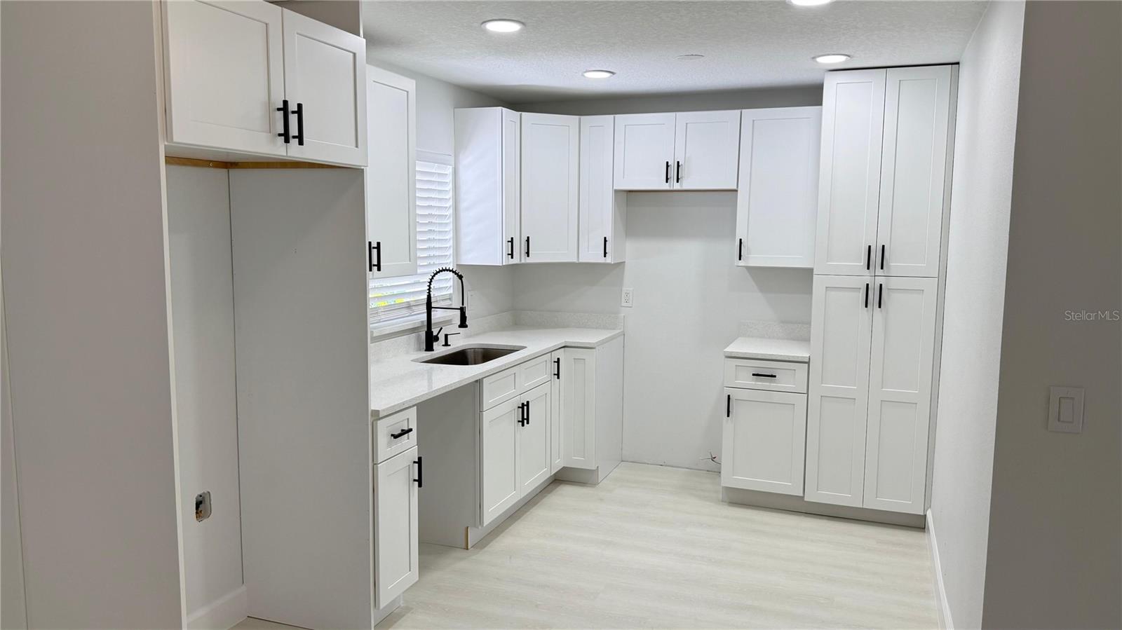 BACCHUS GARDENS SEC 02 - Residential Lease