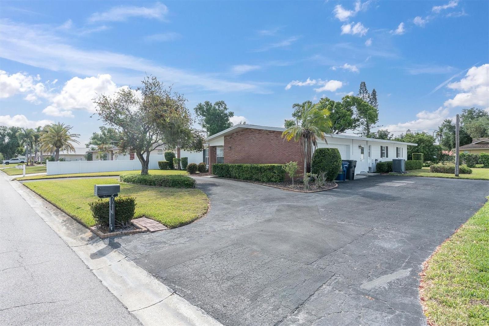 FAIRWAY ACRES UNIT THREE - Residential