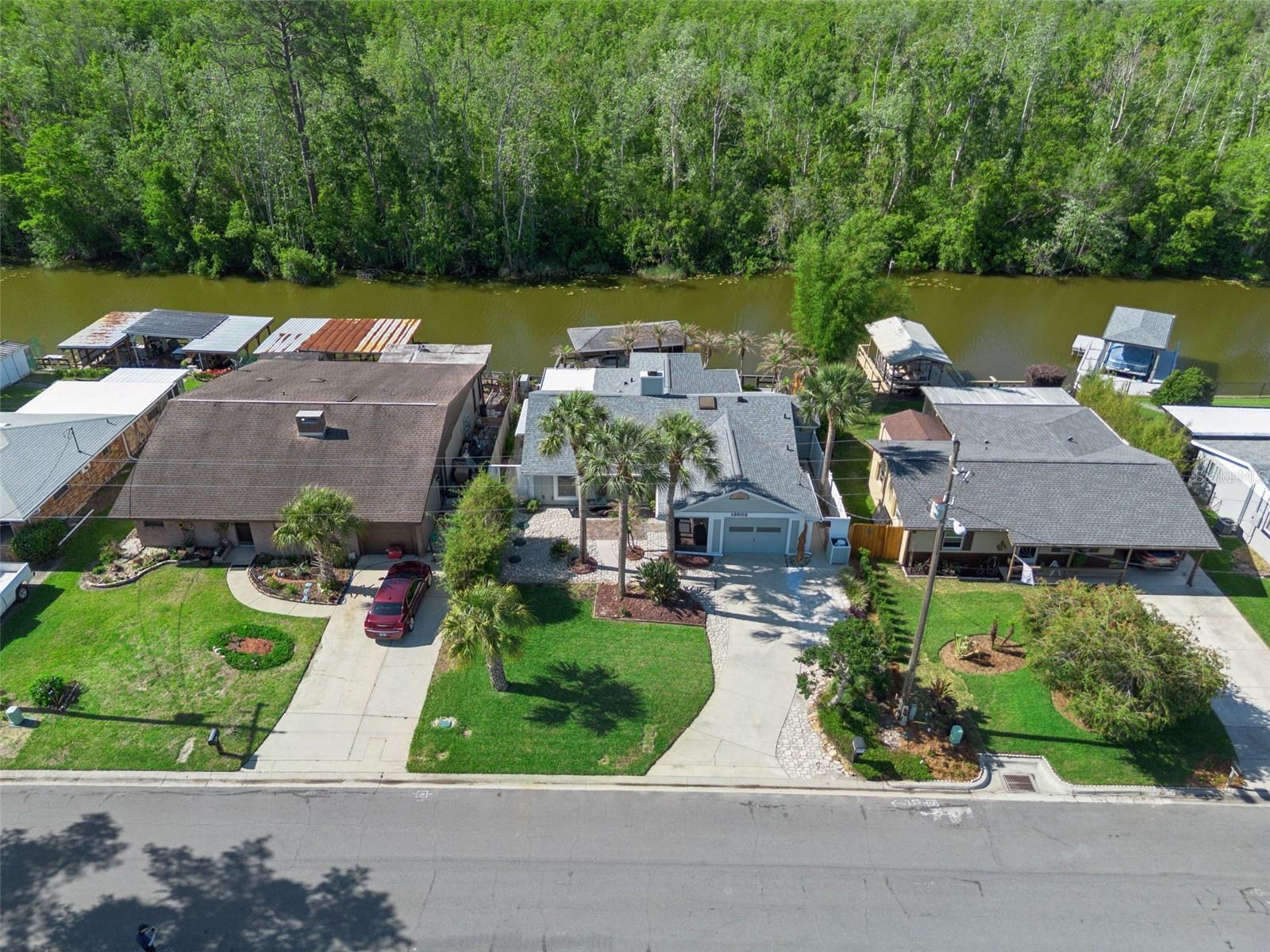 LAKE HARRIS SHORES UN #1 - Residential