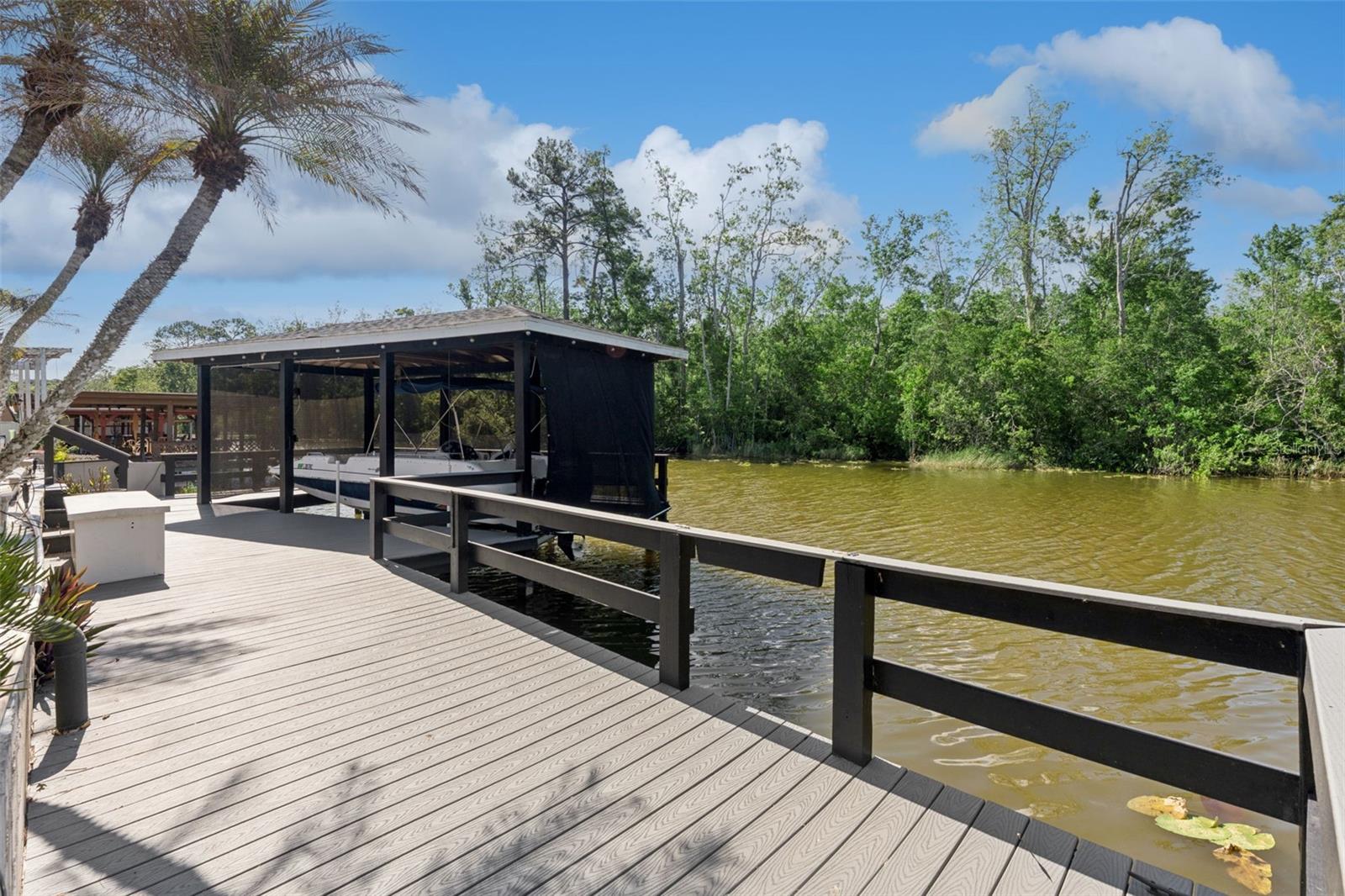 LAKE HARRIS SHORES UN #1 - Residential