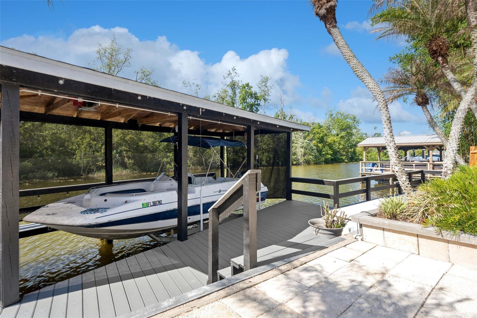 LAKE HARRIS SHORES UN #1 - Residential