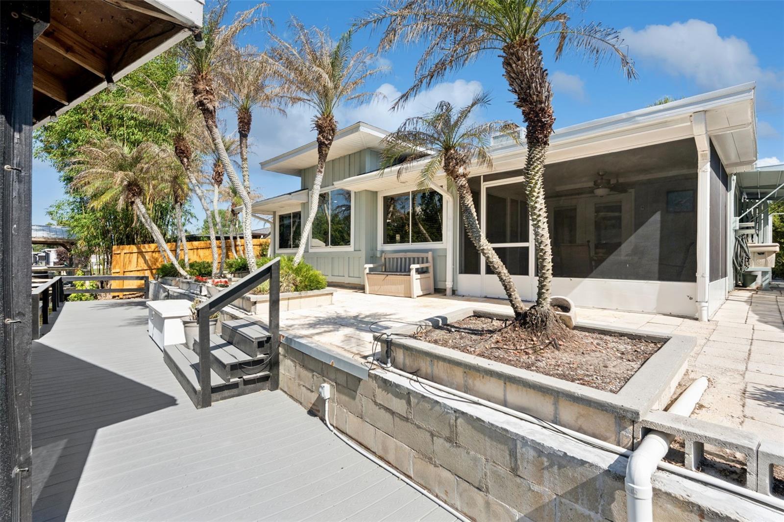 LAKE HARRIS SHORES UN #1 - Residential