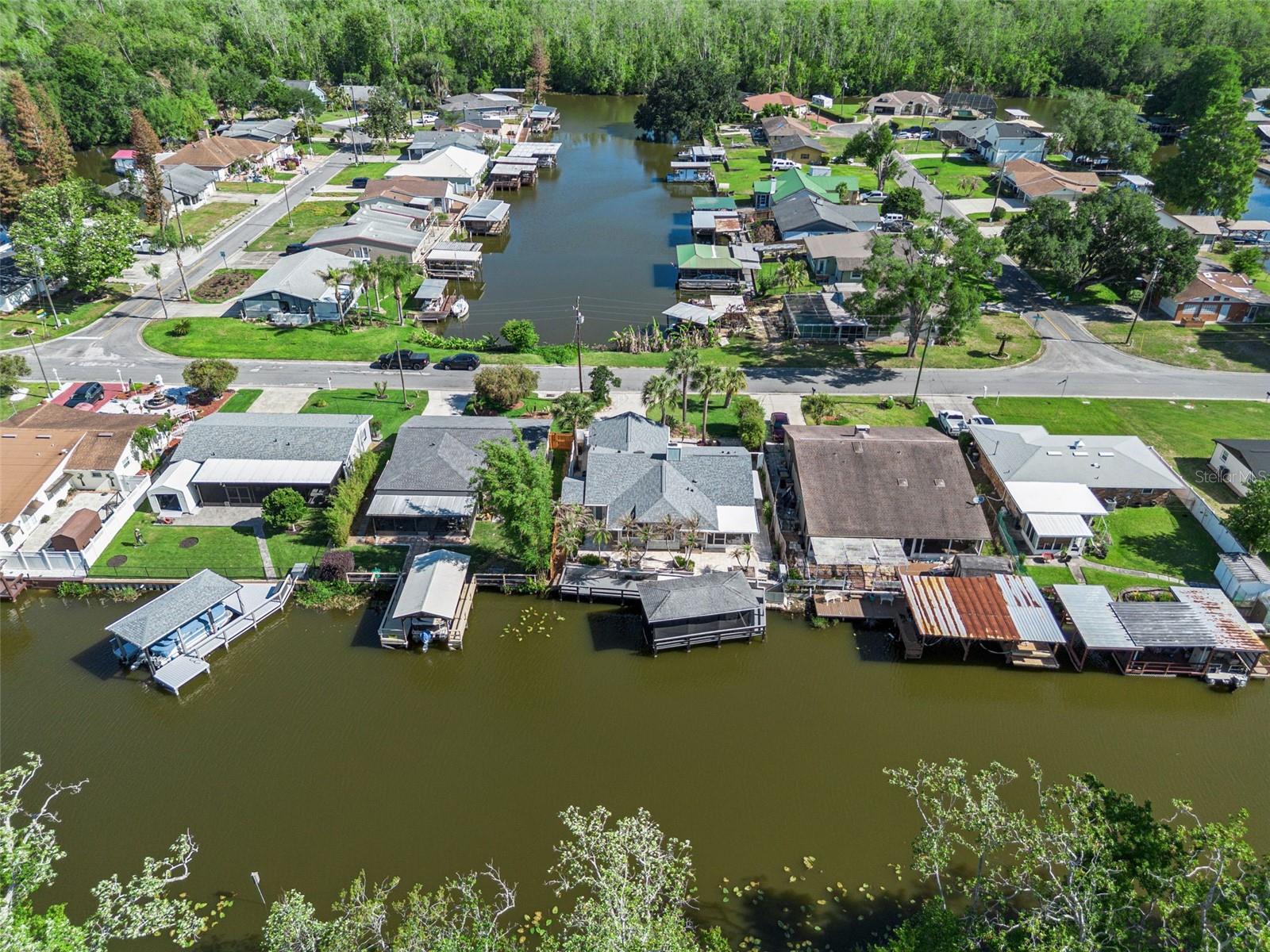 LAKE HARRIS SHORES UN #1 - Residential