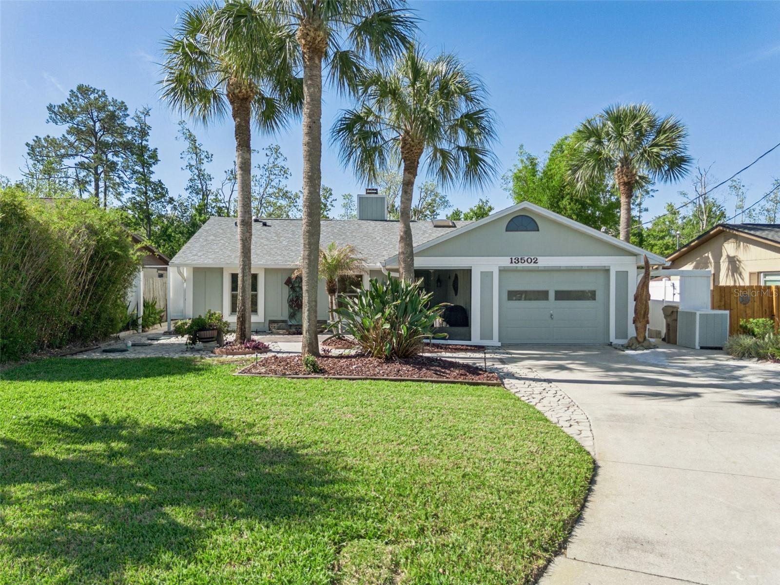 LAKE HARRIS SHORES UN #1 - Residential