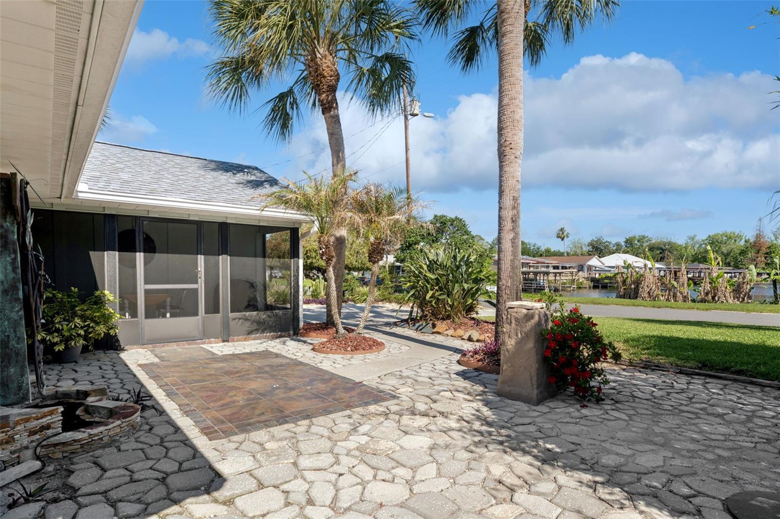 LAKE HARRIS SHORES UN #1 - Residential