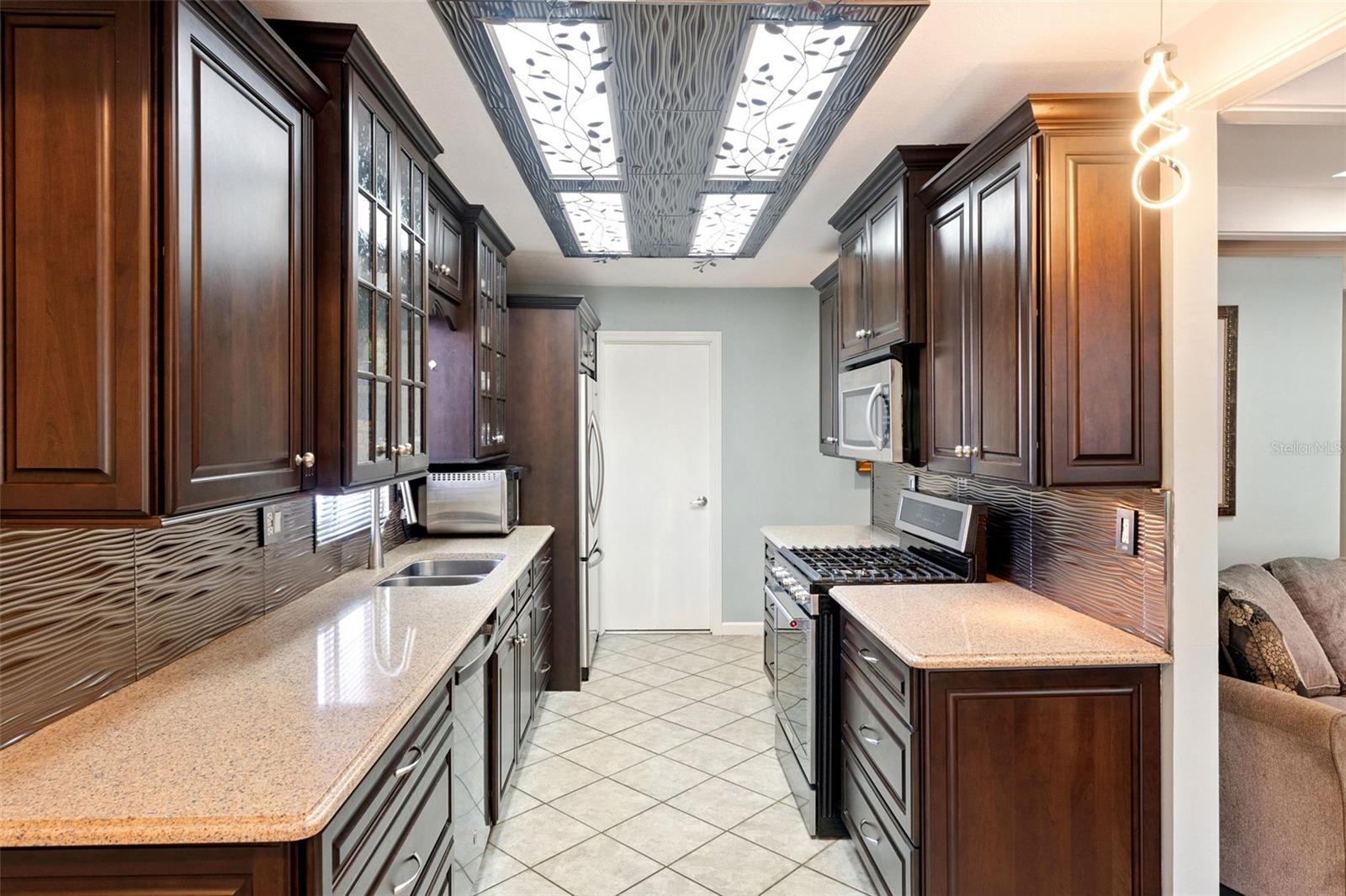 LAKE HARRIS SHORES UN #1 - Residential