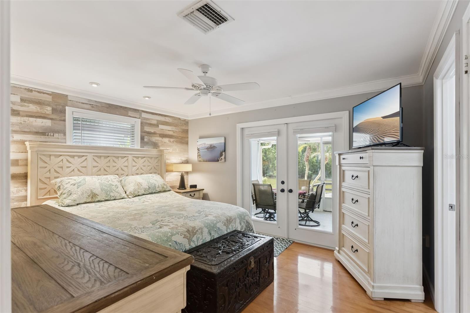 LAKE HARRIS SHORES UN #1 - Residential