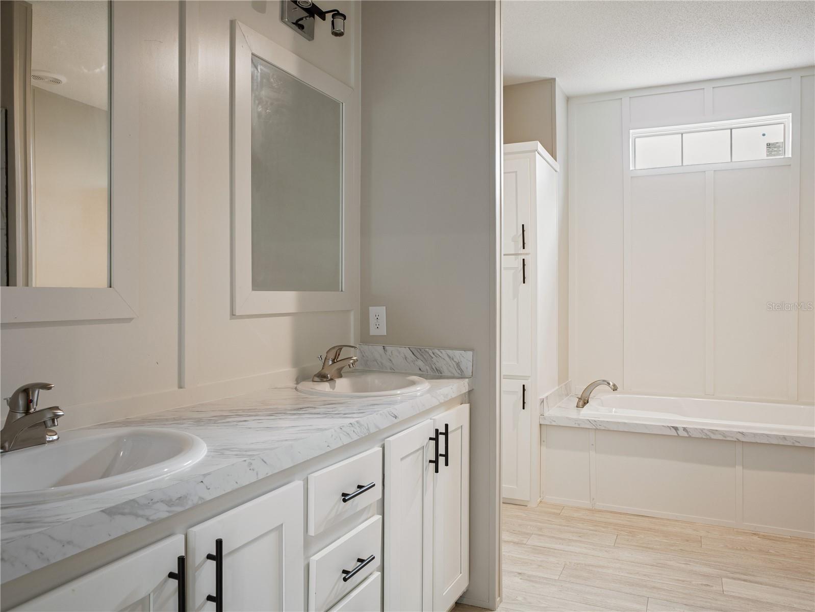 OAKRIDGE ESTATE - Residential