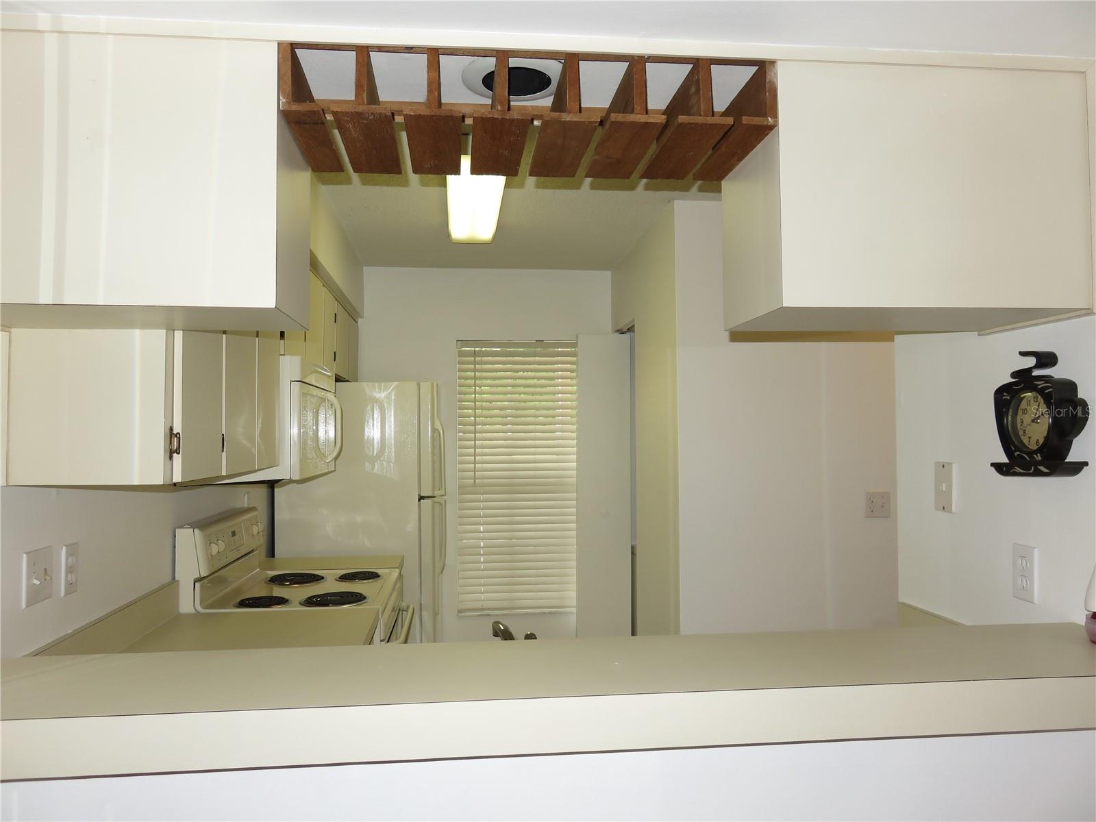 SUNNYBROOK CONDO 04 - Residential Lease