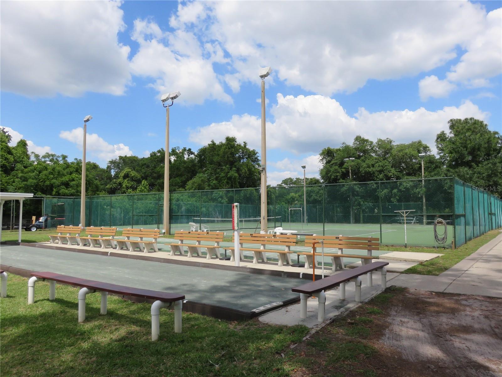 SUNNYBROOK CONDO 04 - Residential Lease