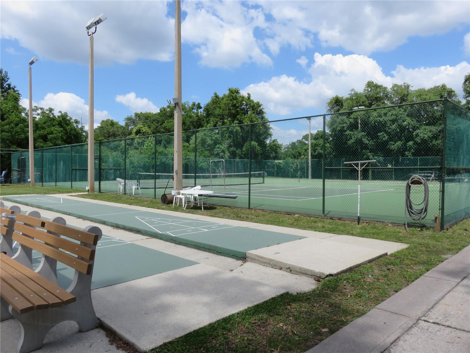 SUNNYBROOK CONDO 04 - Residential Lease