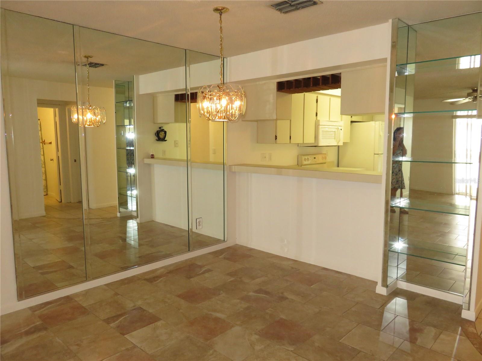 SUNNYBROOK CONDO 04 - Residential Lease