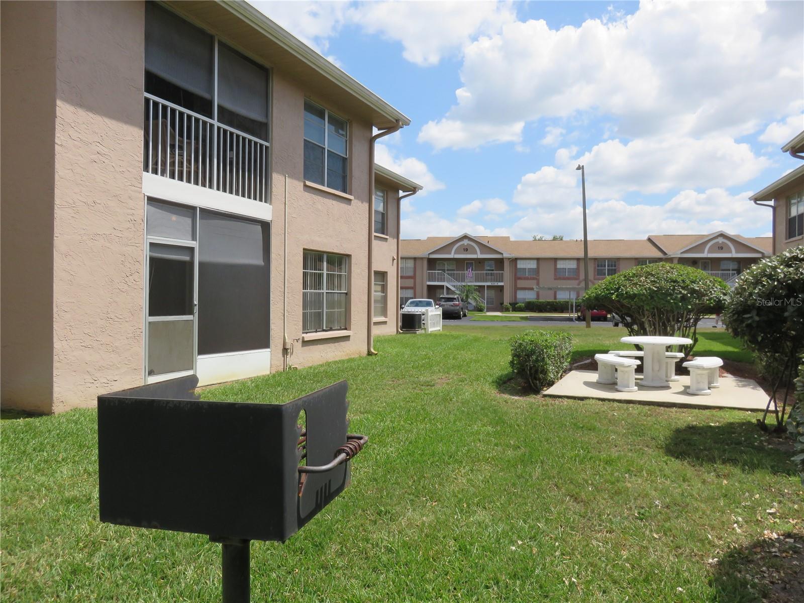 SUNNYBROOK CONDO 04 - Residential Lease