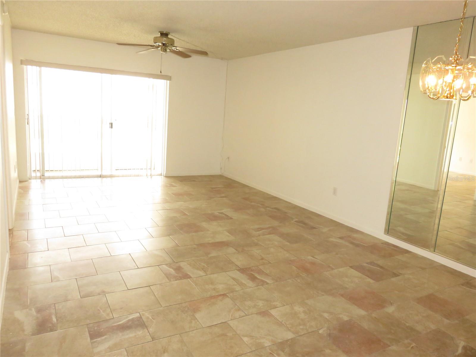 SUNNYBROOK CONDO 04 - Residential Lease