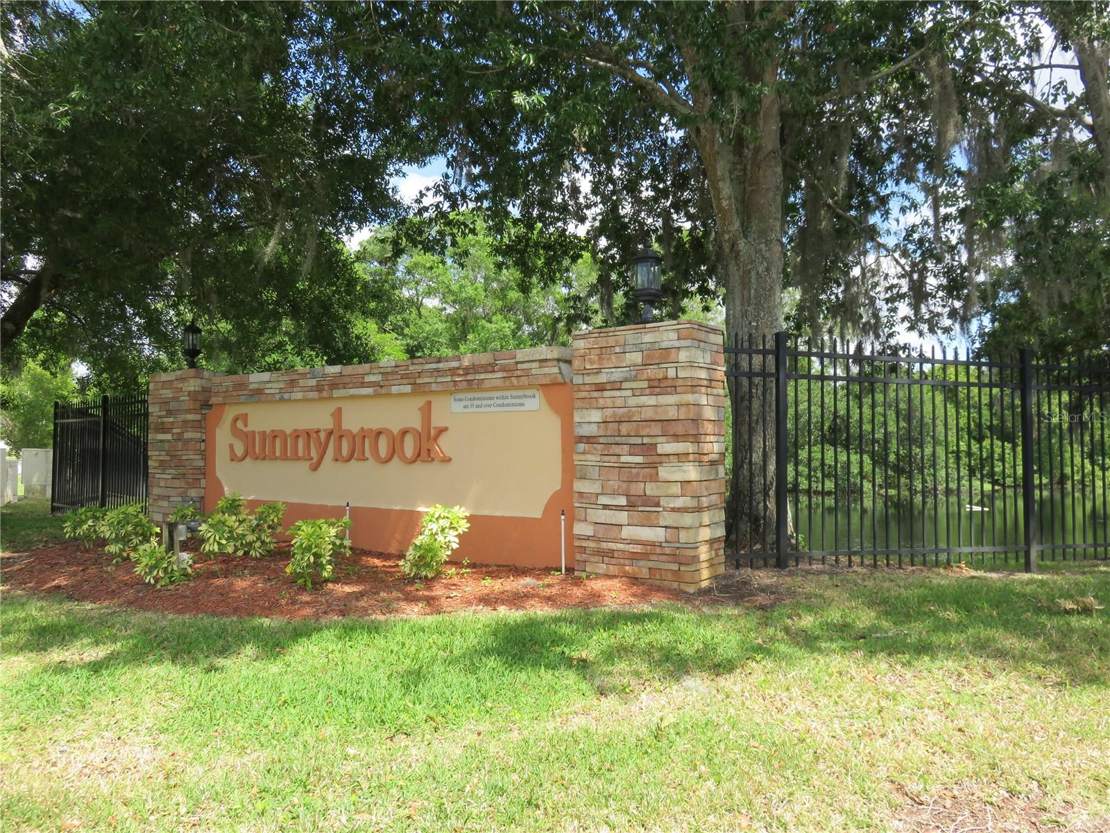 SUNNYBROOK CONDO 04 - Residential Lease