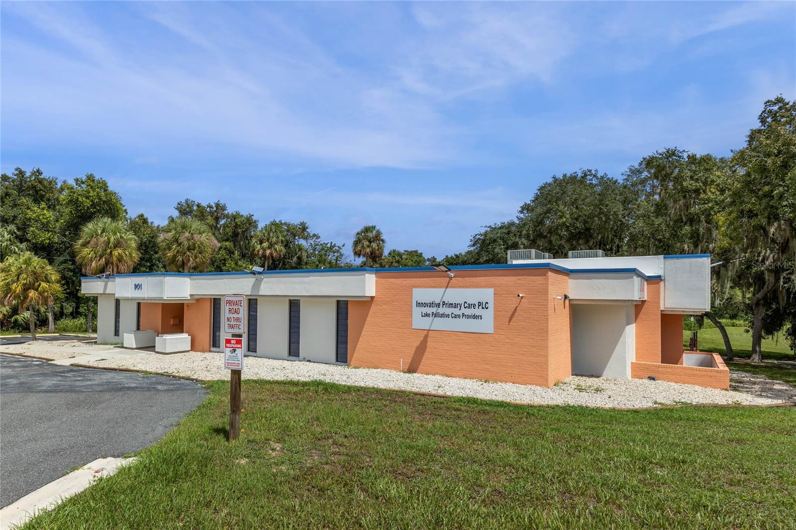 901 N GROVE ST  / SR 19
