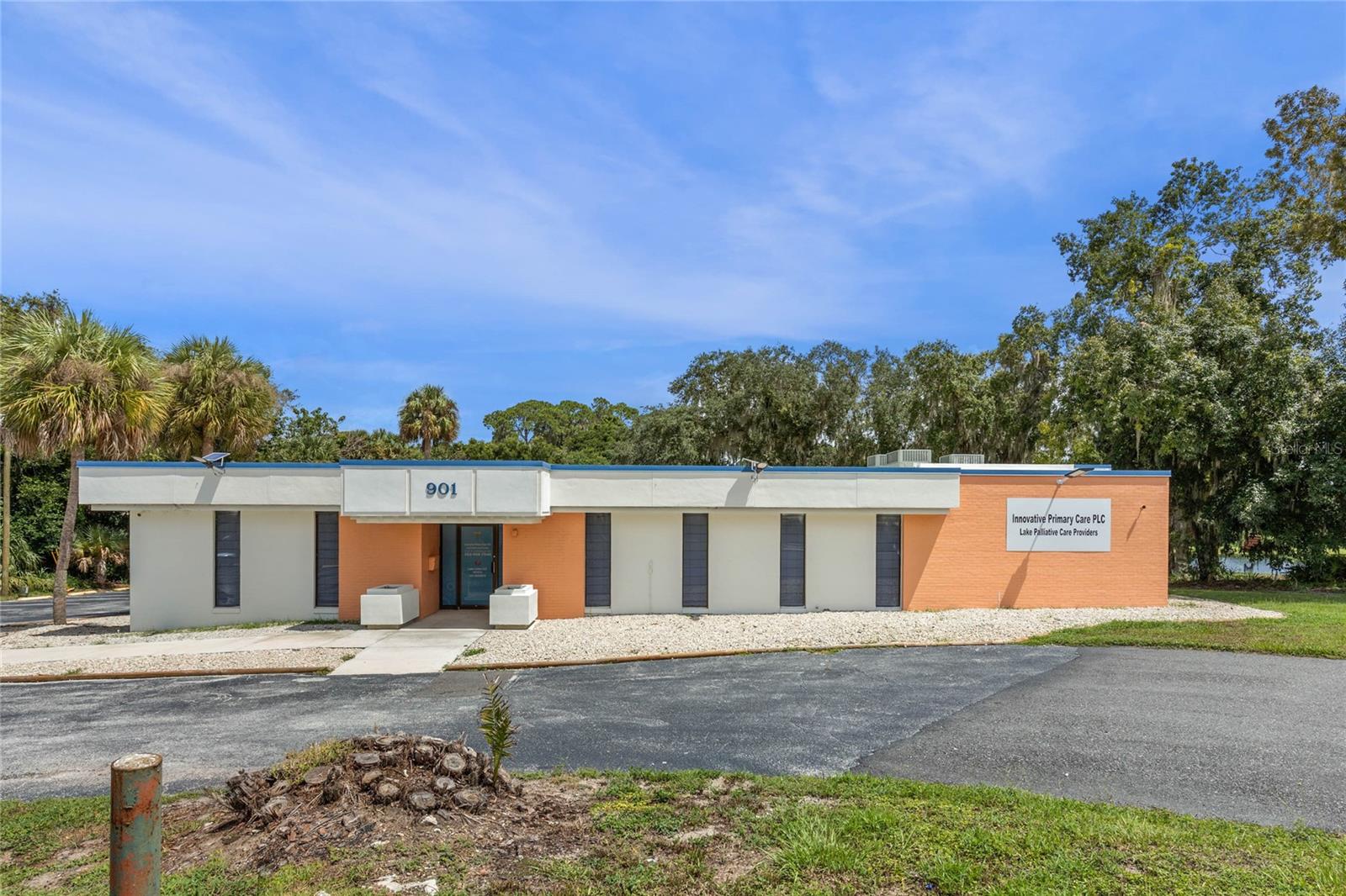 901 N GROVE ST  / SR 19