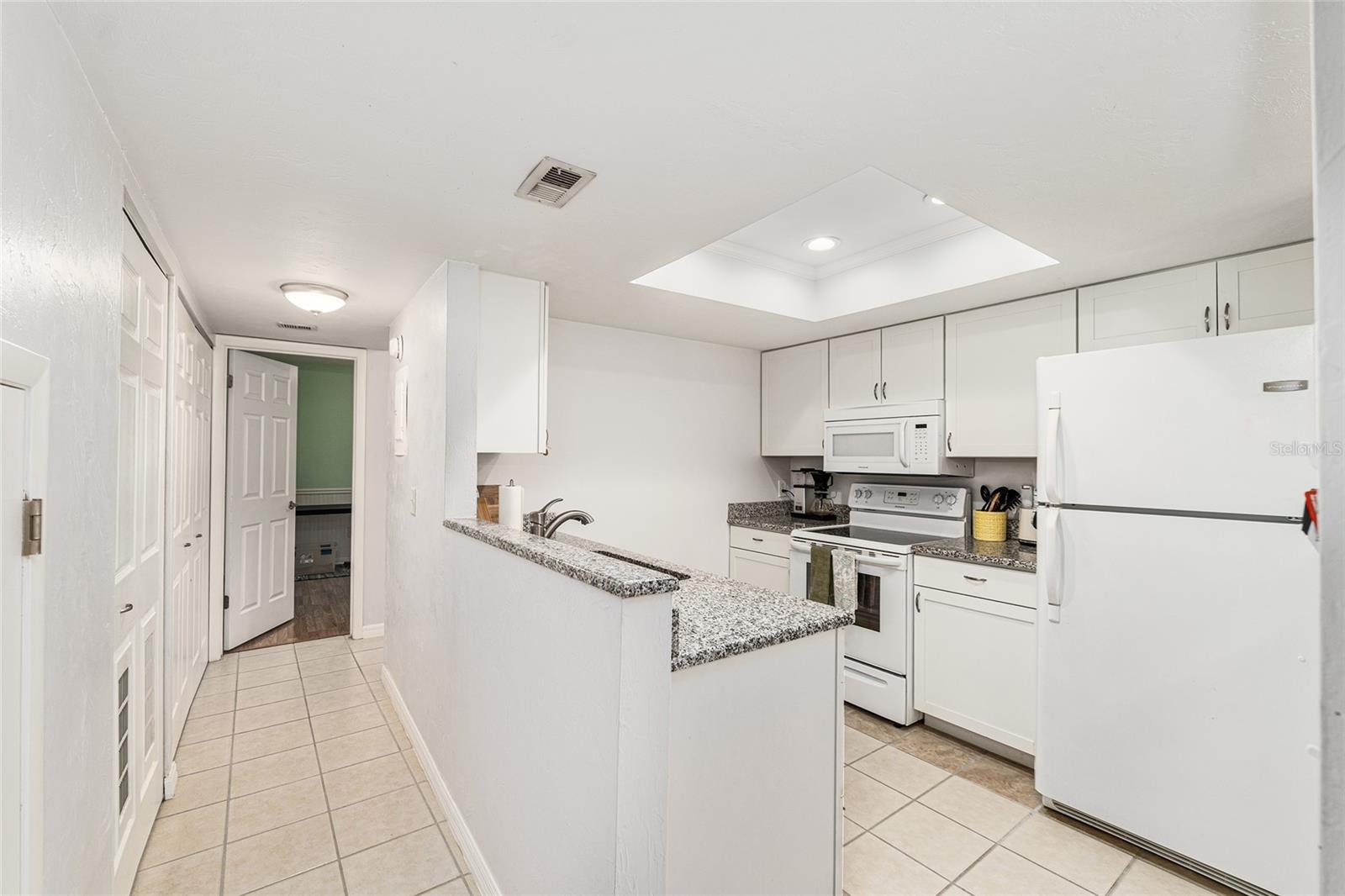 GRANTWOOD CONDO PH I - Residential